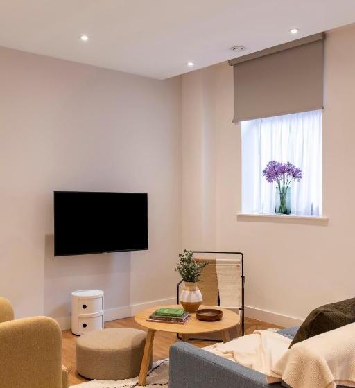 דירת שני חדרים, Cove Minshull Street