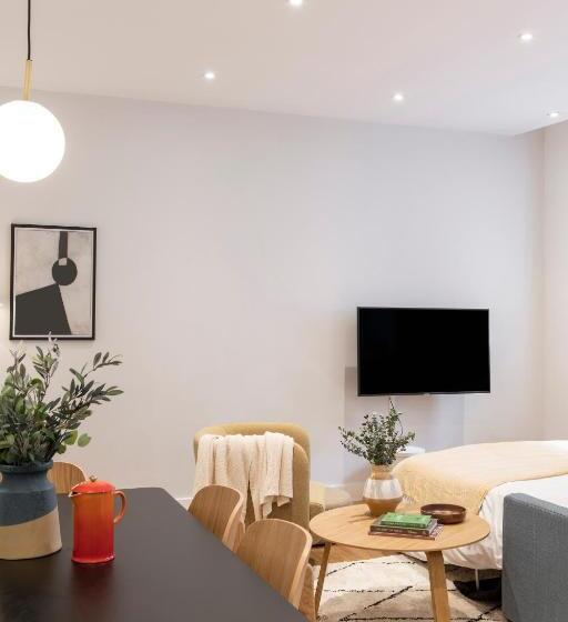 ２ベッドルームアパートメント, Cove Minshull Street