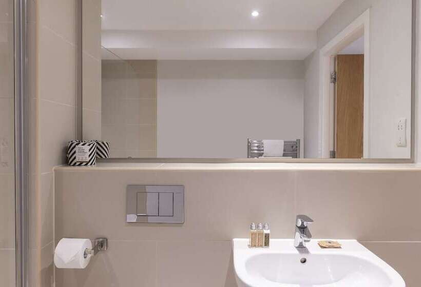 דירת שני חדרים, Cove Minshull Street