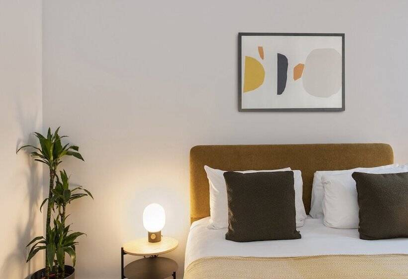 דירת שני חדרים, Cove Minshull Street