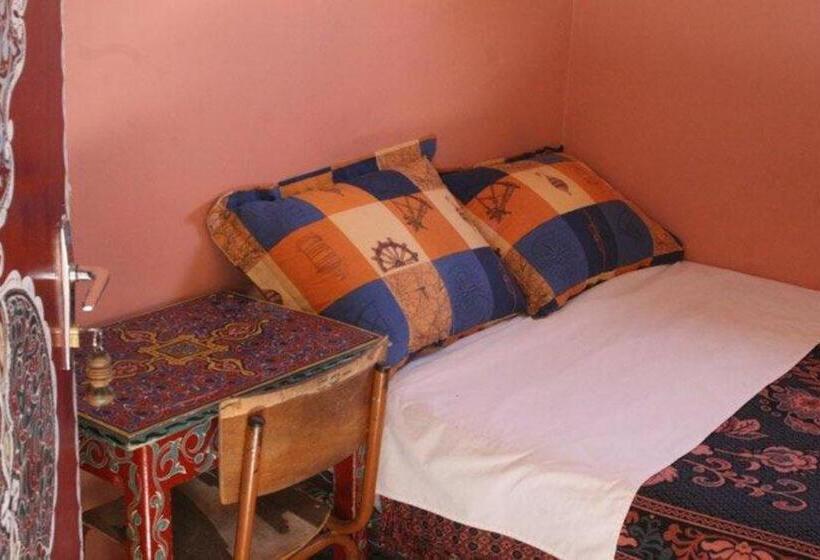 Quarto Quádruplo Standard, Aday