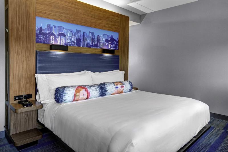 Люкс Кровать Кинг, Aloft Raleighdurham Airport Brier Creek