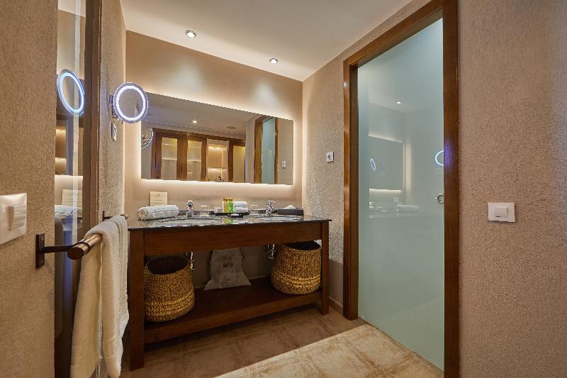 غرفة قياسية سرير ملكى, Aloft Raleighdurham Airport Brier Creek