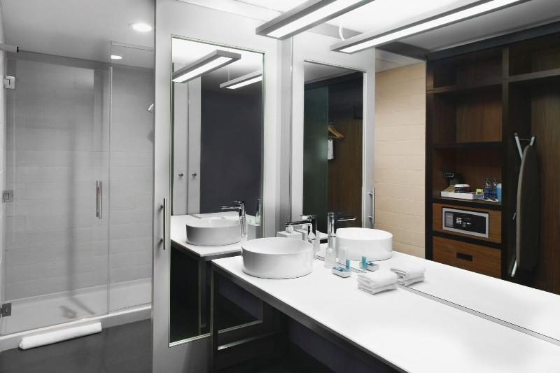 غرفة قياسية سرير كينج, Aloft Raleighdurham Airport Brier Creek