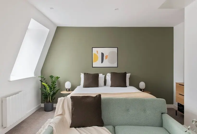 スタンダードスタジオ, Cove Minshull Street