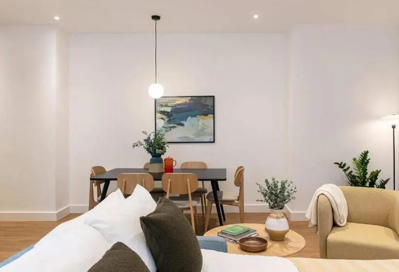 سوئیت دلوکس 2 خوابه, Cove Minshull Street