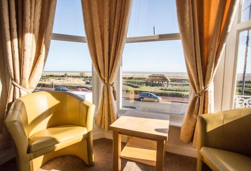 Номер Стандарт Вид на Море, Furzedown