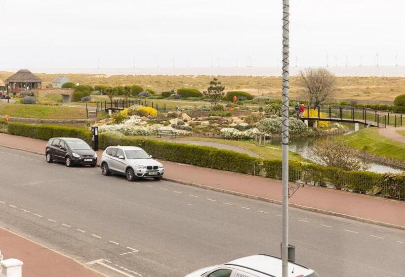 家庭海景房, Furzedown