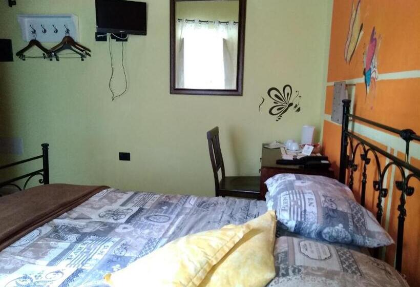 חדר סטנדרט לשלושה, La Corte Di Lucina