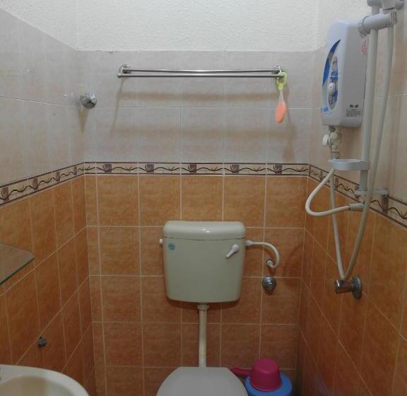 غرفة ديلوكس ثلاثية, Menara One