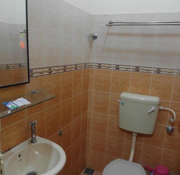 غرفة ديلوكس ثلاثية, Menara One