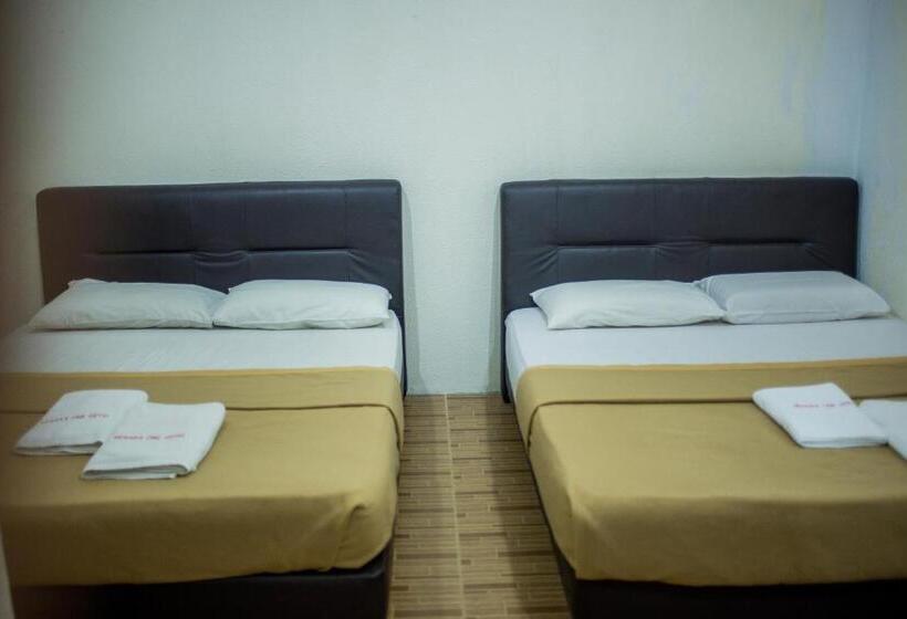 غرفة ديلوكس ثلاثية, Menara One