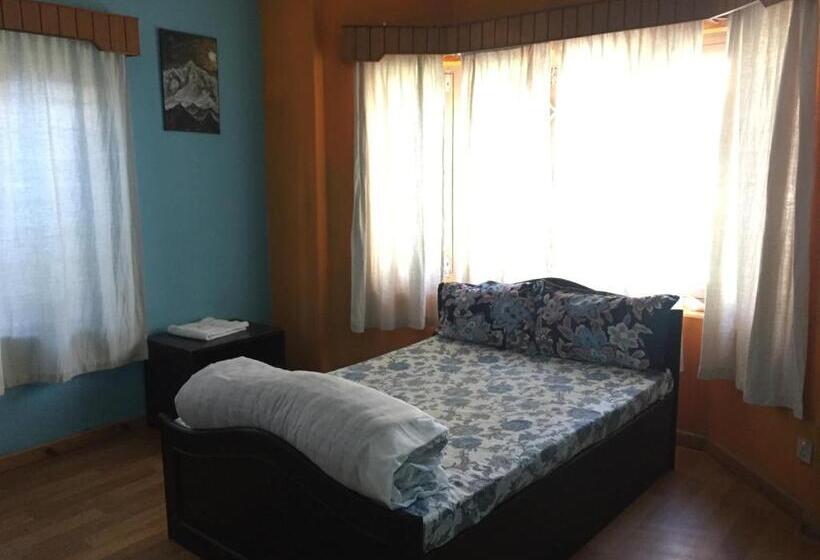 اتاق لوکس, Nepalaya Eco Hostel