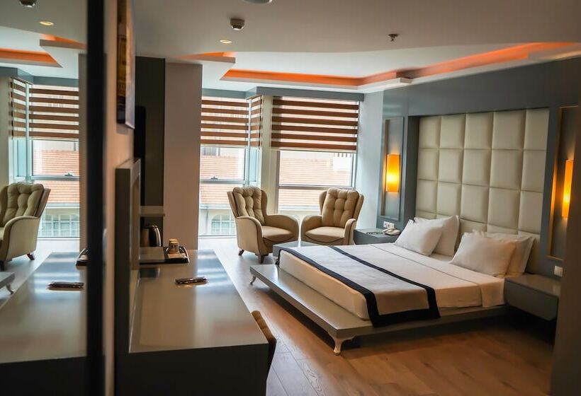 Junior Suite Vista Città, Pasaport Pier