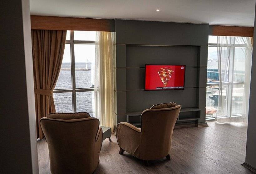 Camera Deluxe Vista Mare, Pasaport Pier