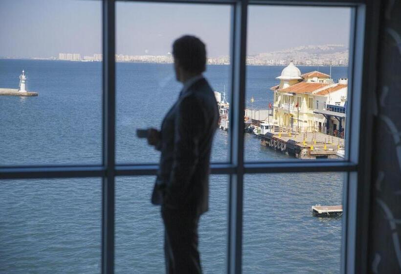 Camera Deluxe Vista Mare, Pasaport Pier