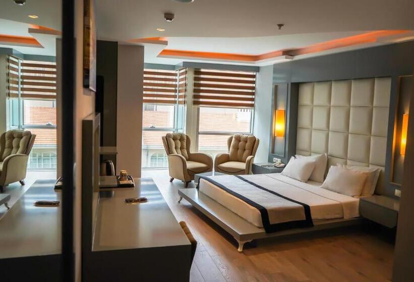 Junior Suite Vista Città, Pasaport Pier