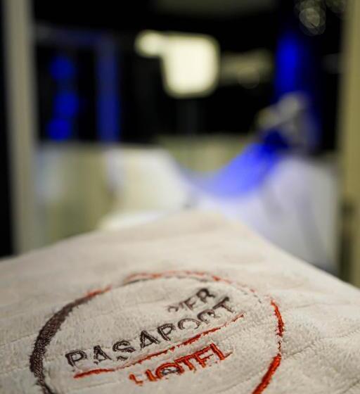 Camera Economy, Pasaport Pier