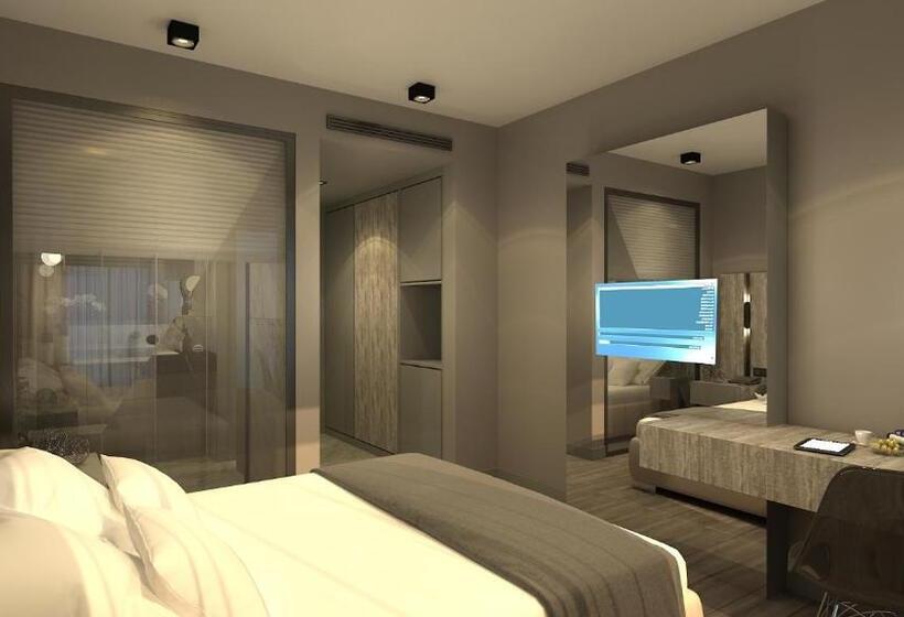 Camera Superiore, Pasaport Pier