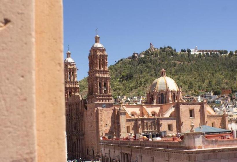 اتاق استاندارد سه نفره, Posada De La Moneda