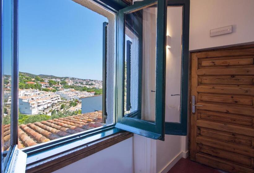 Номер Стандарт Вид на Сад, Rec De Palau