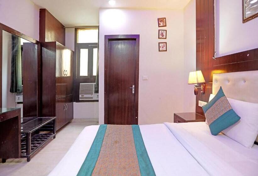 اتاق اکونومی, Tashkent Palace   Near New Delhi Railway Station