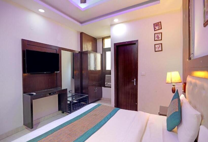 اتاق اکونومی, Tashkent Palace   Near New Delhi Railway Station