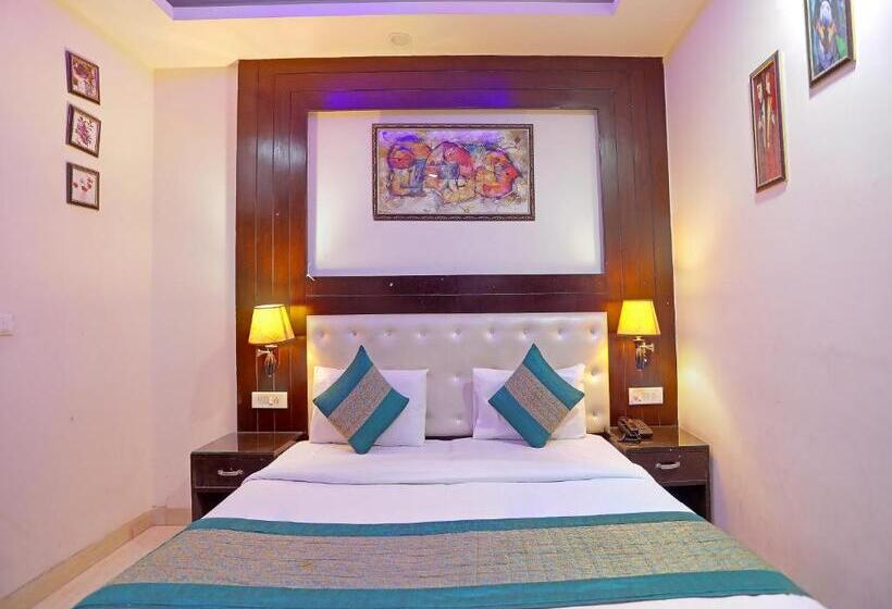 اتاق اکونومی, Tashkent Palace   Near New Delhi Railway Station