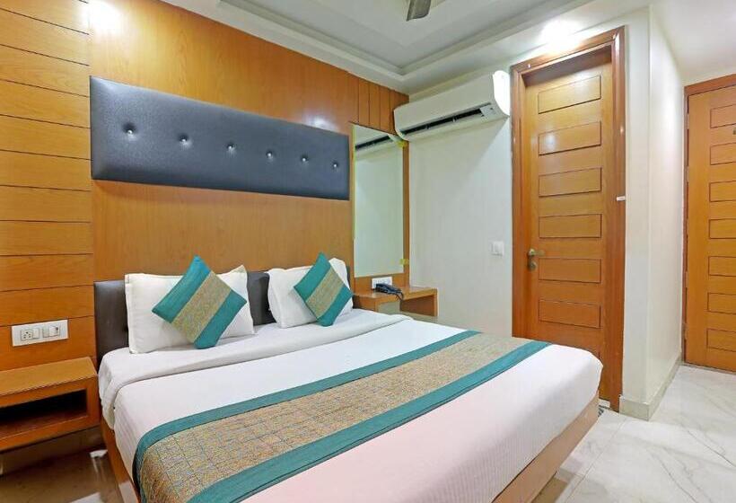 اتاق اکونومی, Tashkent Palace   Near New Delhi Railway Station