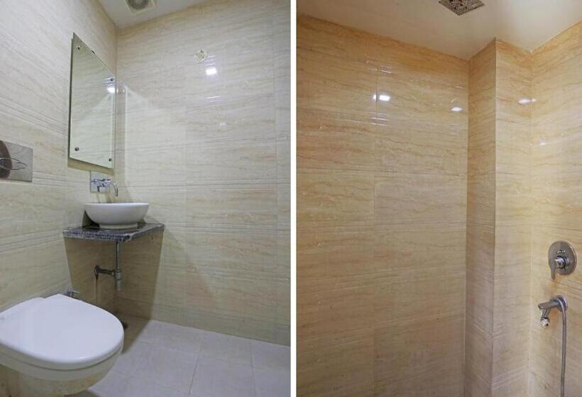 Economy Quadruple Room, Tashkent Palace   Near New Delhi Railway Station