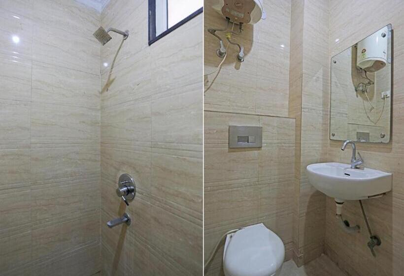 Economy Quadruple Room, Tashkent Palace   Near New Delhi Railway Station