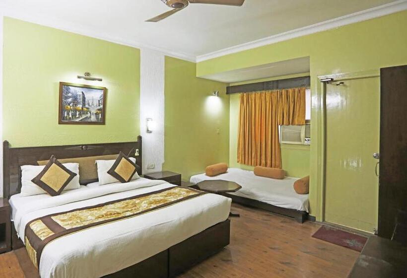 Economy Quadruple Room, Tashkent Palace   Near New Delhi Railway Station