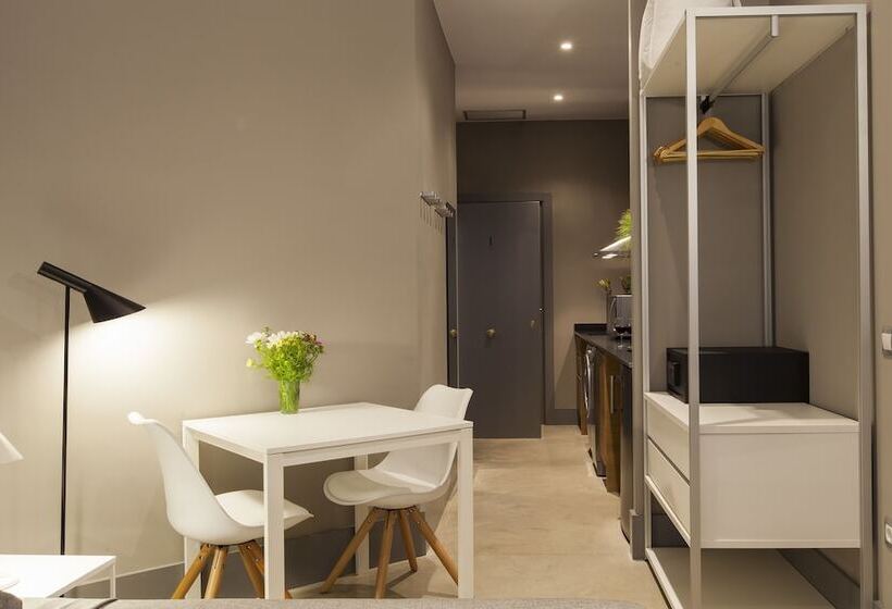 スタンダードスタジオ, Kare No Apartments By Sitges Group