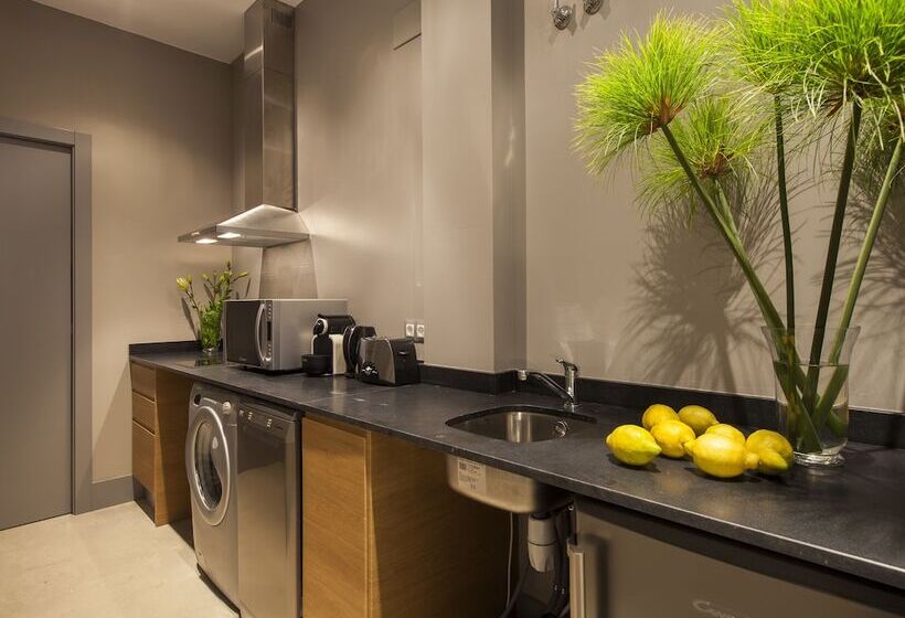 Студия Стандарт, Kare No Apartments By Sitges Group