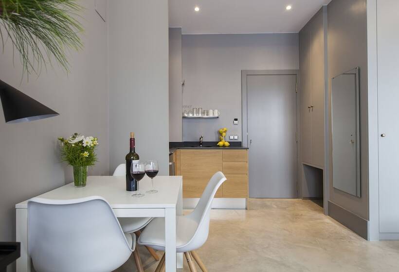 Estúdio Estandar com Sacada, Kare No Apartments By Sitges Group