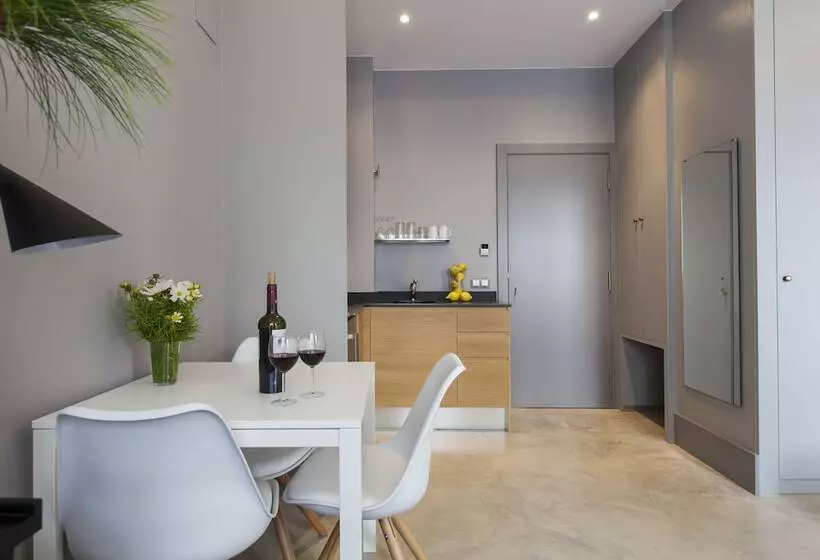 バルコニー付きスタンダードステューディオ, Kare No Apartments By Sitges Group