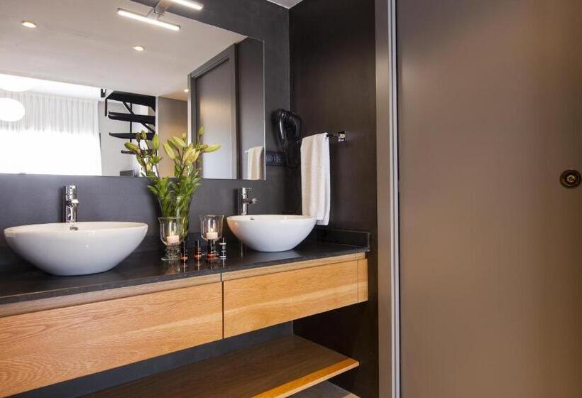 Студия Superior, Kare No Apartments By Sitges Group