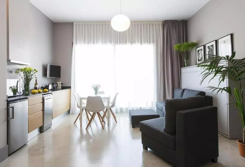 スーペリアスタジオ, Kare No Apartments By Sitges Group
