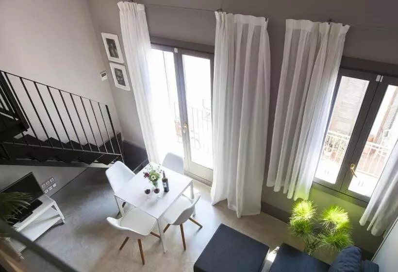 デラックススタジオ, Kare No Apartments By Sitges Group