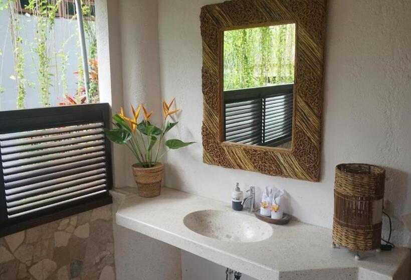 חדר סטנדרט עם מרפסת, Puri Cantik