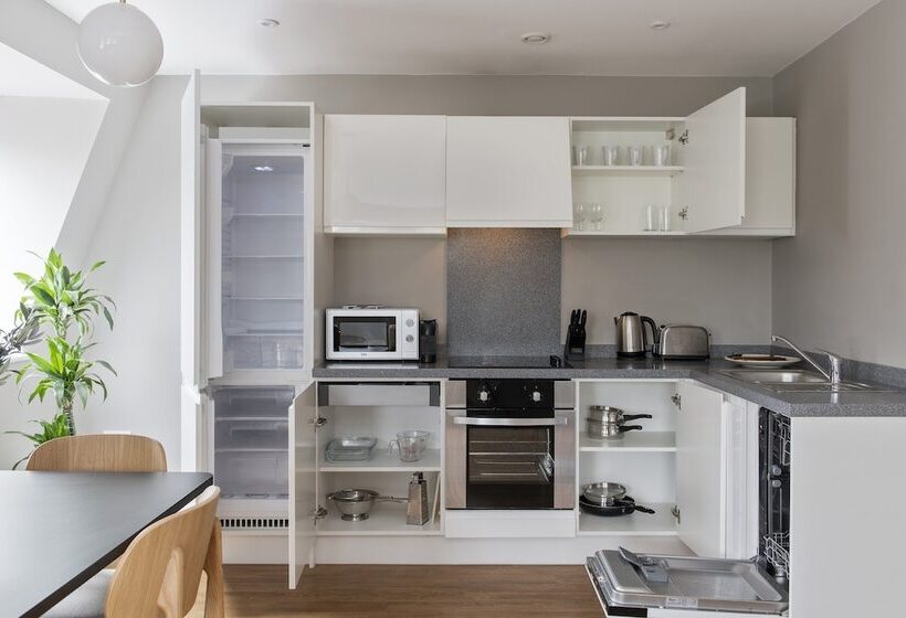 דירת חדר, Cove Minshull Street