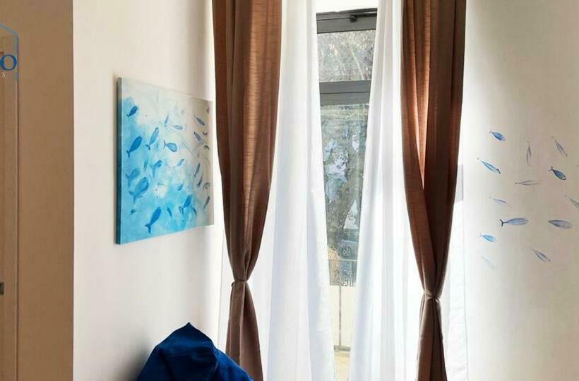 四人标准间, Samo Rooms