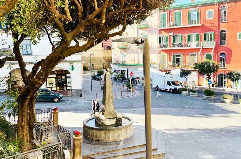 四人标准间, Samo Rooms