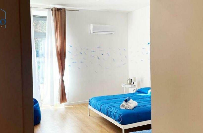 四人标准间, Samo Rooms