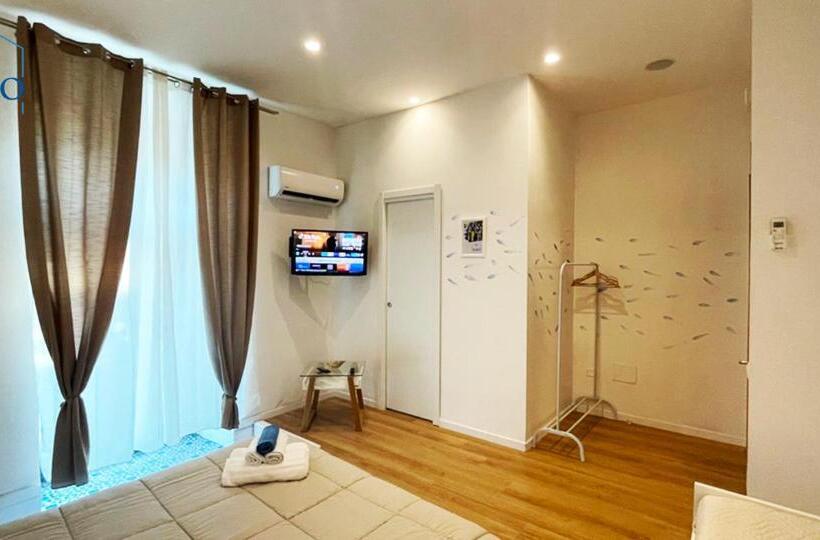 标准三人间, Samo Rooms