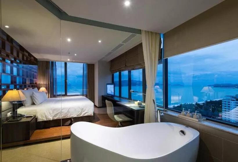 Suite King Bed