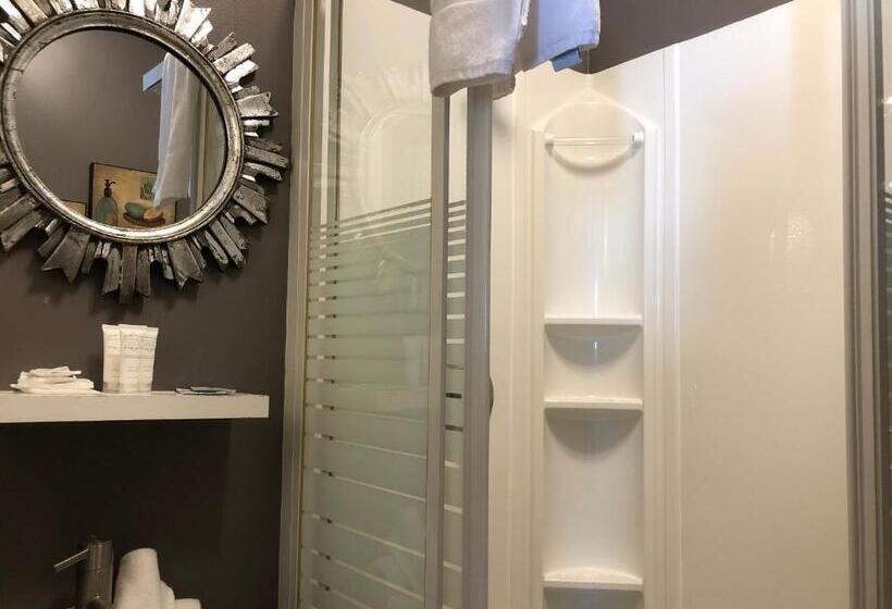 スタンダードルーム, Leaside Manor