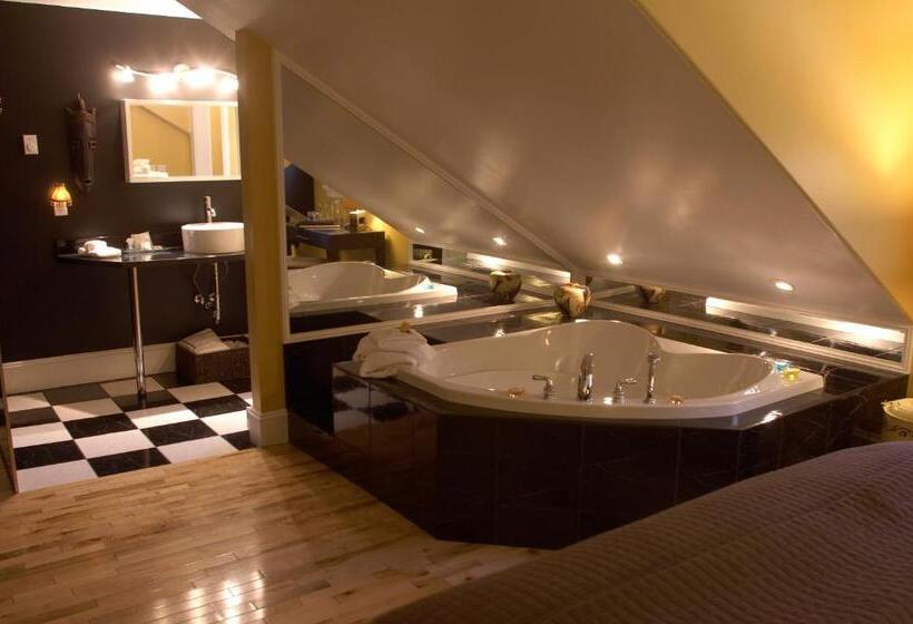 Номер Deluxe, Leaside Manor