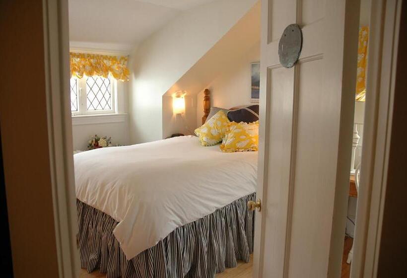 Номер Стандарт, Leaside Manor