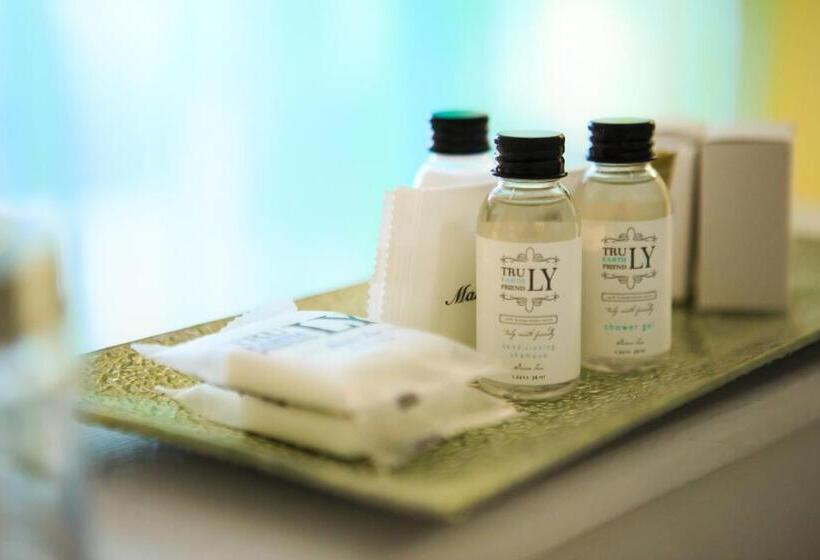 キングサイズベッドのスーペリアルーム, Leaside Manor